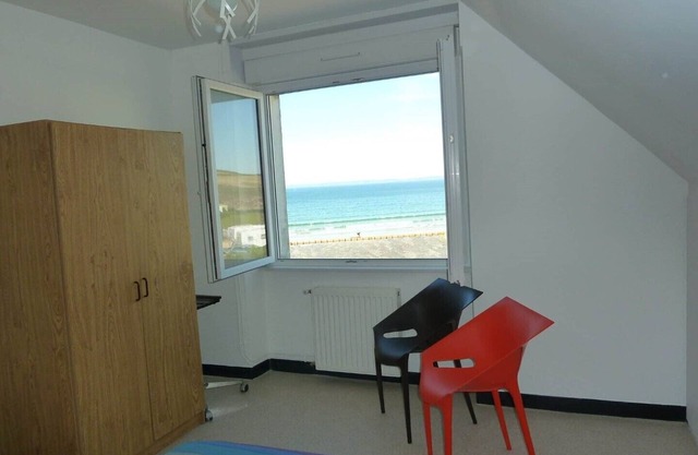 - Apartment 4 -