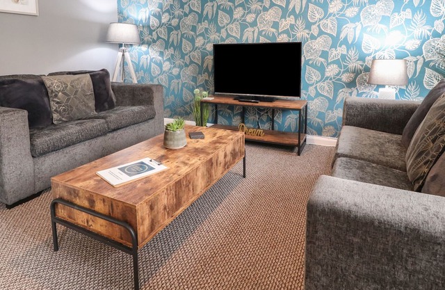 APARTMENT 6 @ BLACKPOOL SLEEPOVER, pet friendly in Blackpool
