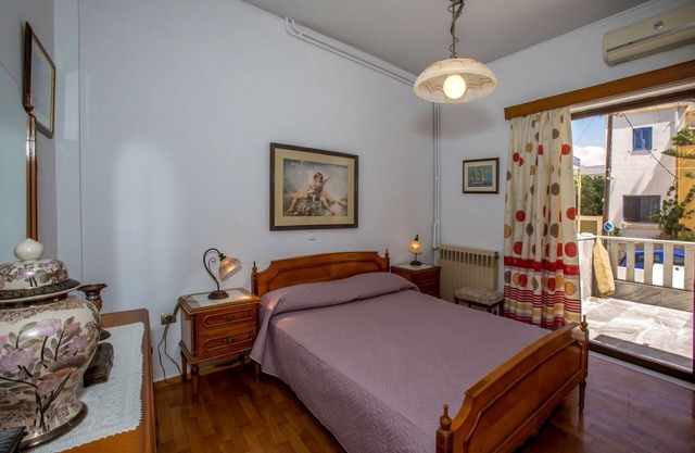 Apartment 'A The City House' with Private Terrace, Balcony and Air Conditioning
