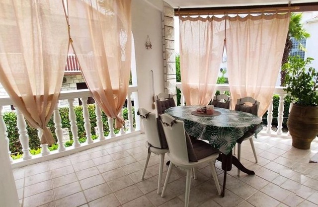 Apartment Angelina 70m from the Beach, Free parking