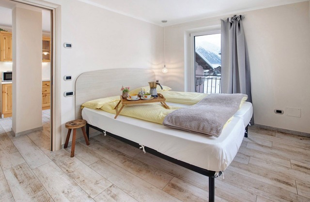 Apartment 'Appartamento Zefiro' with Mountain View, Balcony and Wi-Fi