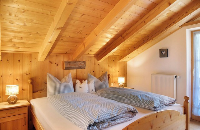 Apartment 'Bergkristall' with Mountain View, Balcony and Wi-Fi