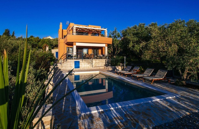 Apartment Blue Tree With Private Pool And Sea View
