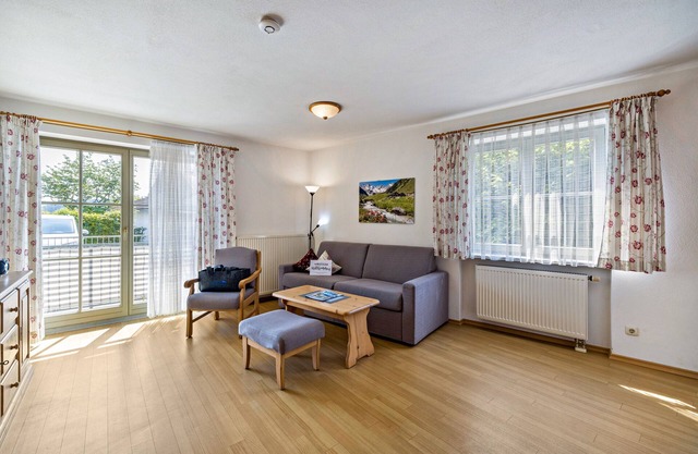 Apartment 'Brünnstein - Nr 5' with Mountain View, Shared Pool and Sauna