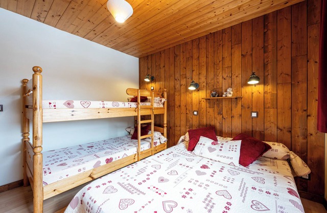 Apartment 'Chardonneret' with Mountain View, Shared Terrace and Wi-Fi