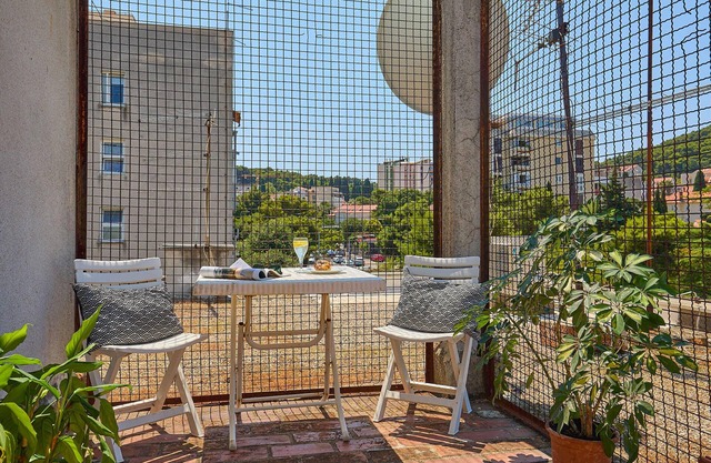 Apartment D&L