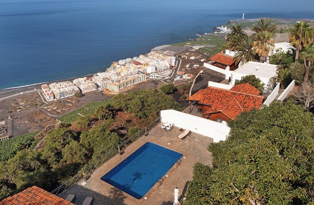 Apartment 'Moijama 8' with Sea View, Shared Pool and Wi-Fi