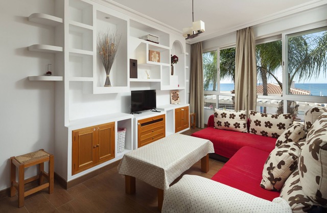 Apartment 'Apartamento Bellamar' with Sea View and Air Conditioning