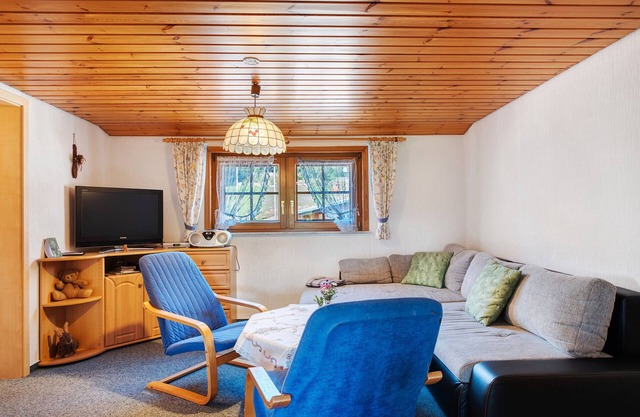 Apartment 'Feldbergblick' with Mountain View, Shared Garden and Wi-Fi