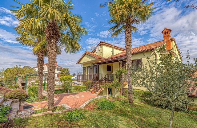 Apartment Flores in Bertosi