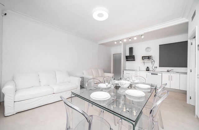 Apartment for 10 people in the heart of Barcelona
