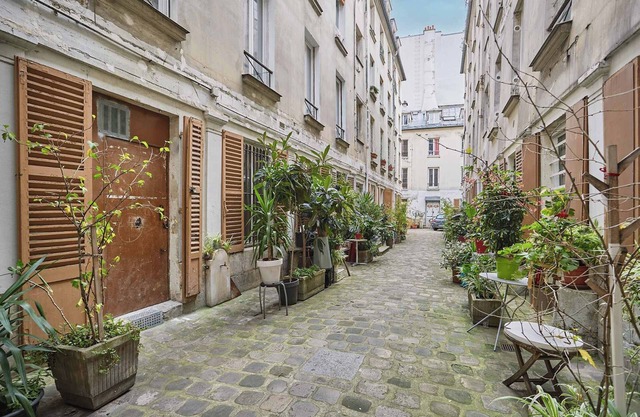 Apartment for 4 People in Paris