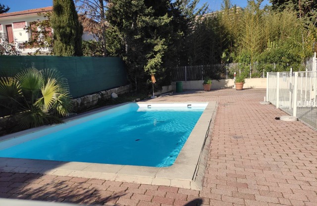 Apartment for 4 people, swimming pool 500m from the sea