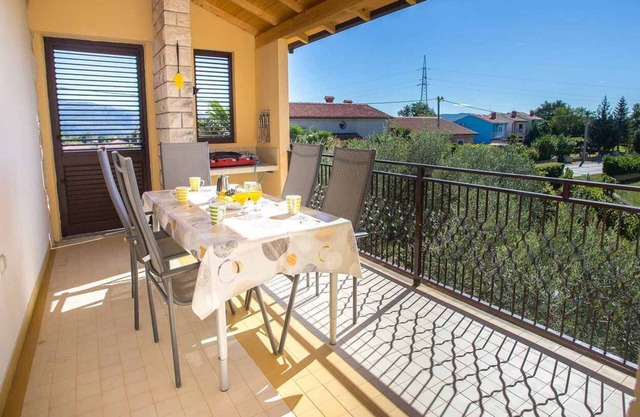 Apartment for 5 persons in Nedešćina, a small town near Labin and Rabac