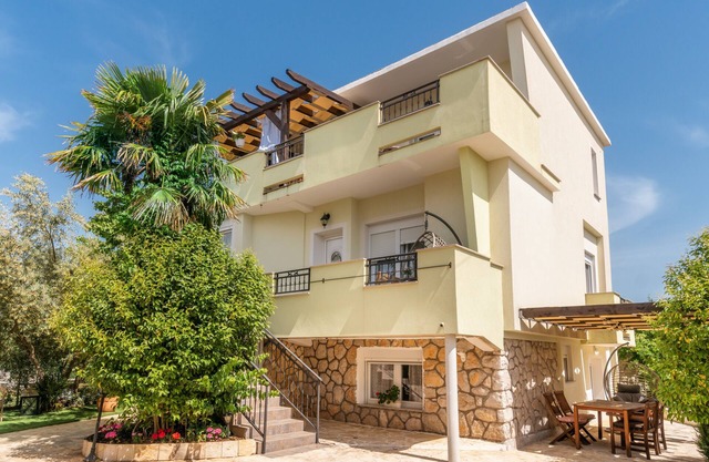 Apartment for 5 persons near the main city beach