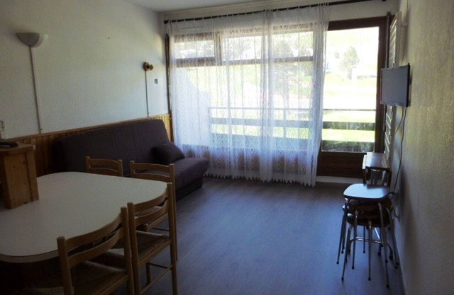 Apartment for 6 with balcony, parking, ski-in/ski-out