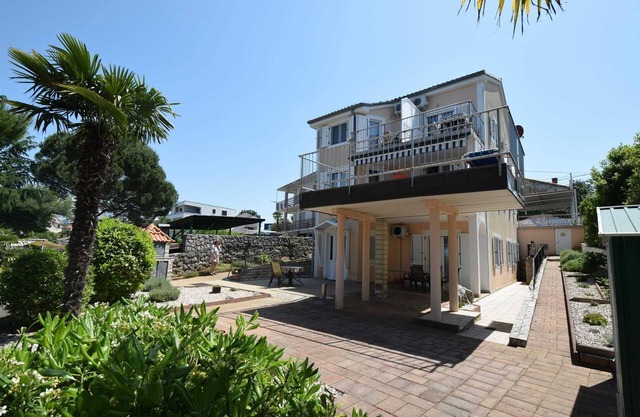 Apartment Frane 3 with Seaview