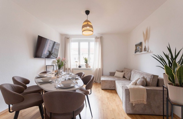 Apartment 'Friedi Am Bauhausmuseum' with Balcony and Wi-Fi