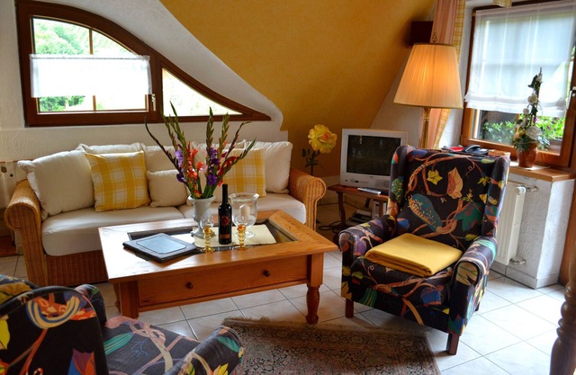 Apartment 'Goldammer' with Mountain View, Shared Terrace and Wi-Fi
