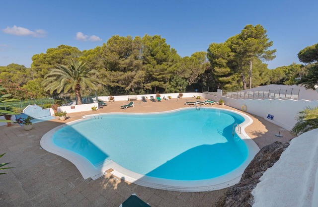 Apartment 'Golf' with Mountain Views, Wi-Fi and Air Conditioning