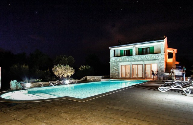 Apartment "Green" by the pool with private terrace