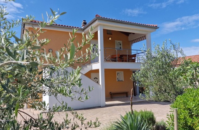 Apartment Grozdanić 2 for 4 persons on the island of Krk