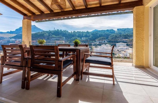 Apartment 'Guillem' with Sea View, Garden & Wi-Fi