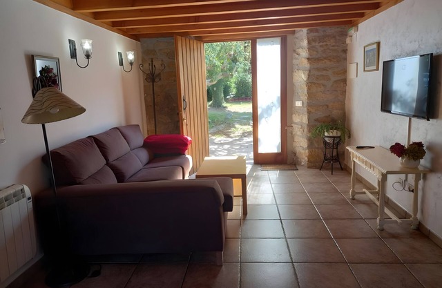 Apartment in Alsasua with Shared Pool, Wi-Fi and Air Conditioning