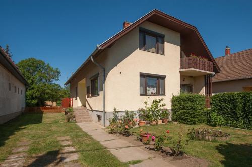 Apartment in Balatonkeresztur 36546