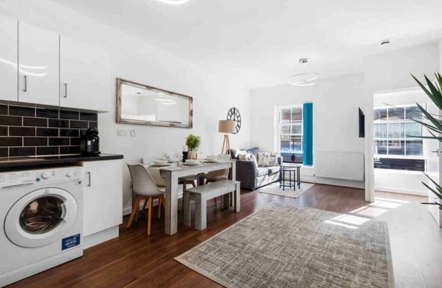 Apartment in Central London, 1.