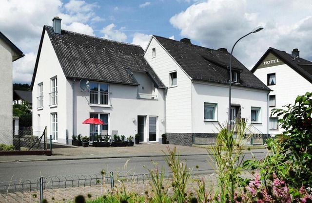 Apartment in Eifel with Terrace and Nature