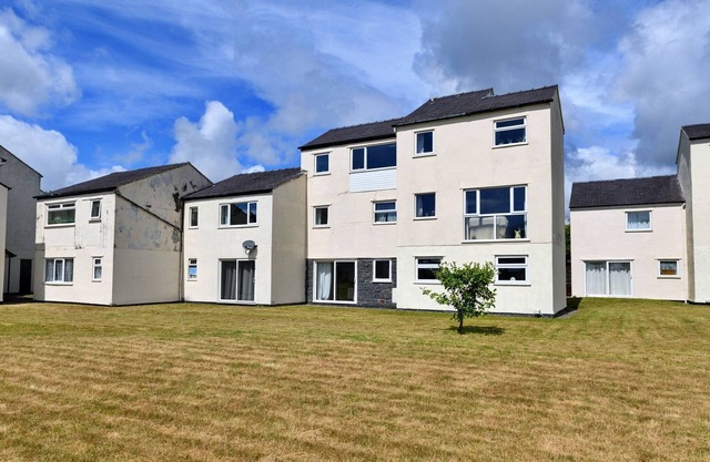 Apartment in Harlech near Stunning Beaches