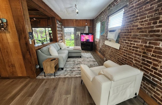 Apartment in historical hotel/home downtown Key West, one block off Duval St.