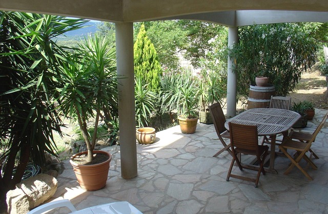 APARTMENT IN HOUSE FIGARI