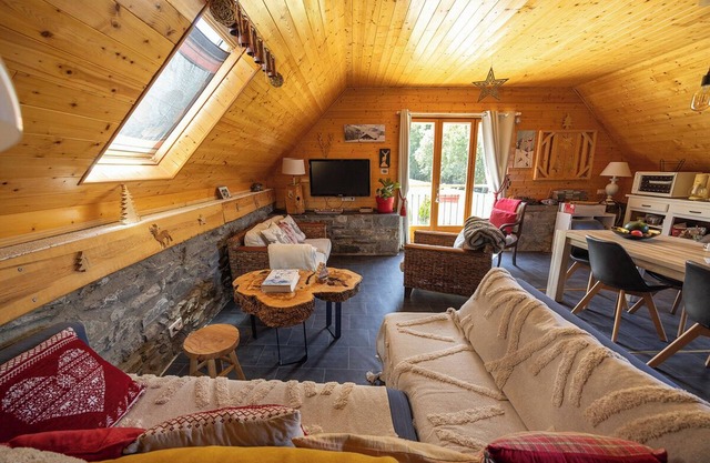 APARTMENT IN RENOVATED MOUNTAIN SHEEPFOLD