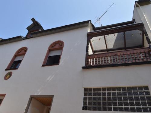 Apartment in Zell near Mosel River & Vineyards