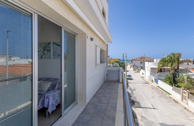 Apartment 'Appartamento Mare' with Sea View, Wi-Fi and Air Conditioning