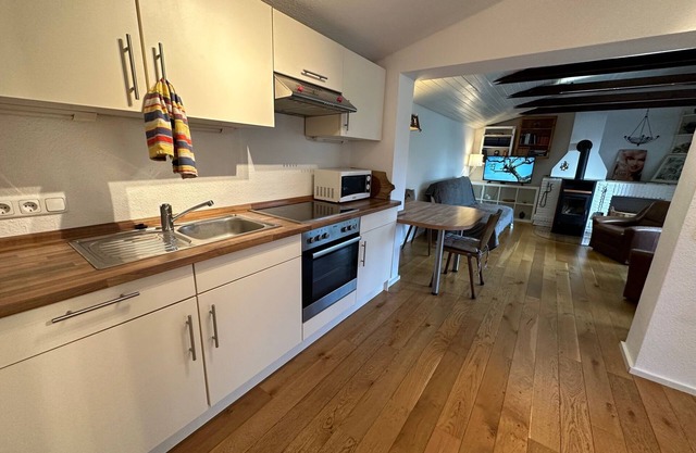 Apartment 'Koje' with Private Terrace, Shared Garden and Wi-Fi