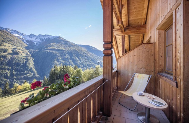 Apartment "Kuglerhof 2" with Mountain View, Wi-Fi, Balcony, Terrace & Garden; Pet Friendly