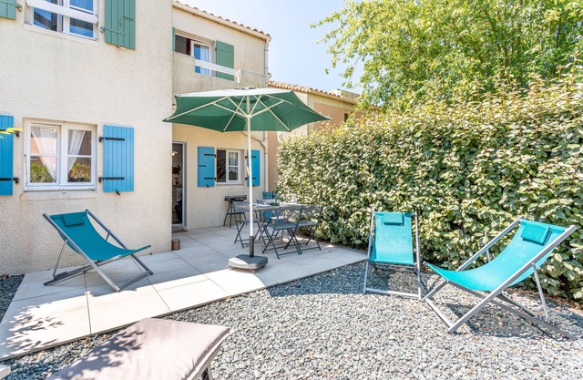 Apartment "La Belle Petite Maison" with Shared Terrace, Private Garden and Wi-Fi