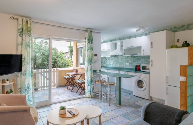 Apartment "La Casita del Faro" with Sea View, Terrace & Wi-Fi