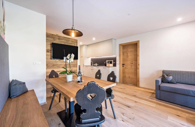 Apartment "Leierhof Olivia" with Mountain View, Wi-Fi, Balcony & Garden