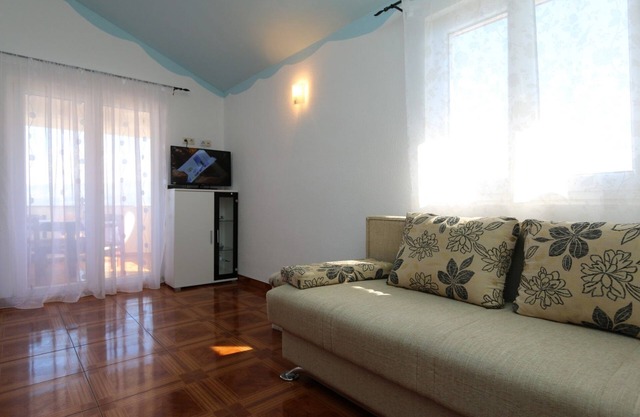 Apartment Mahmutovic Fadil (10001-A1) - Silo - island Krk