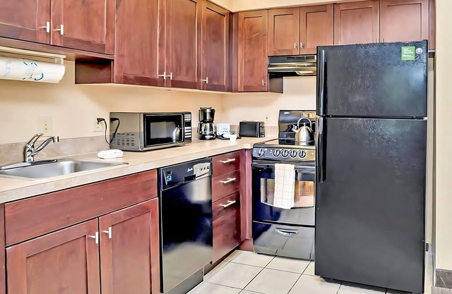 Apartment Near Universal Studios - Hot Tub, Pool