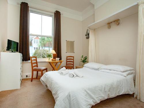 Apartment One - Uk39832