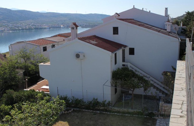 Apartment Pag 6467c