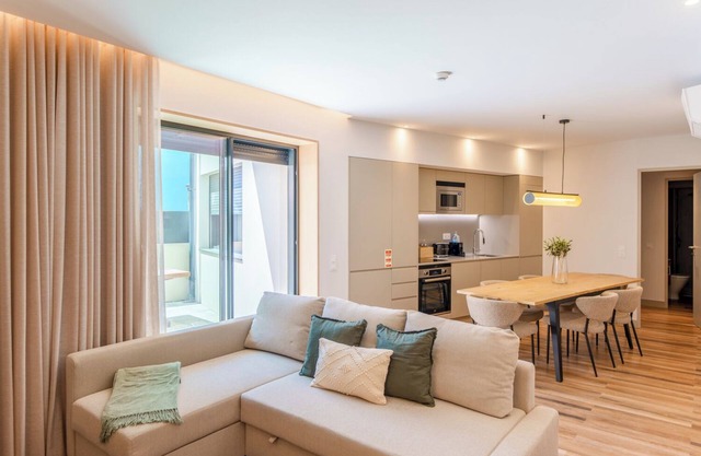 Apartment Pantaleon - Five Bedroom Villa, Sleeps 8