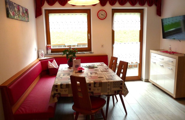 Apartment 'Pirchahof Alpenglühn' with Mountain View, Shared Terrace and Wi-Fi