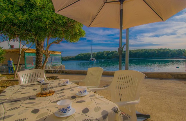 Apartment Punta Blue only 5m from the sea, island Cres