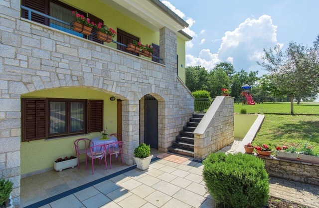 Apartment Rajko I with Garden View